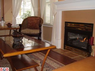 Photo 2: 38 13499 92ND Avenue in Surrey: Queen Mary Park Surrey Townhouse for sale in "Chatham Lane" : MLS®# F1100647