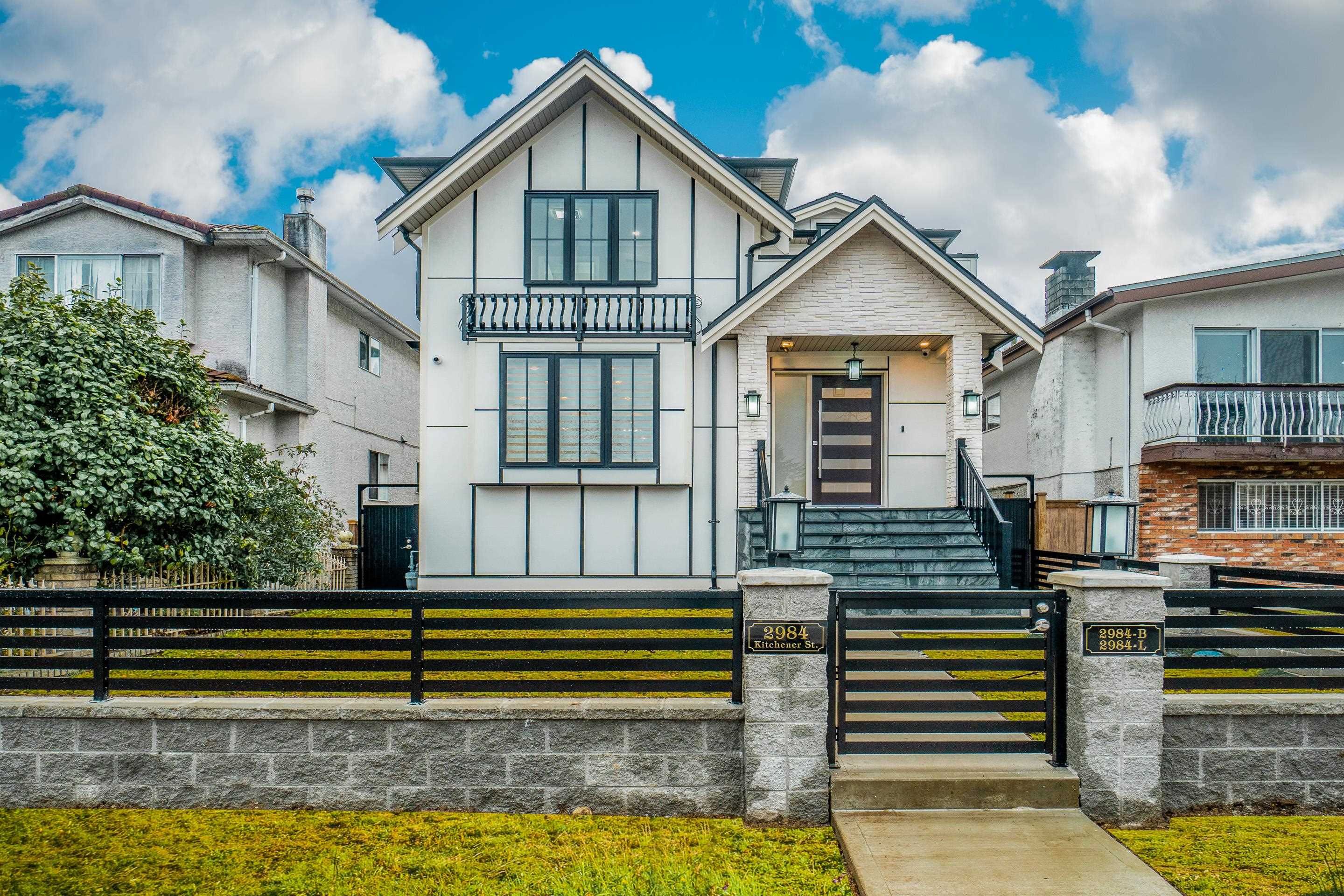 Main Photo: 2984 KITCHENER Street in Vancouver: Renfrew VE House for sale (Vancouver East)  : MLS®# R2762833