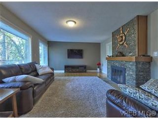 Photo 6: 2881 Phyllis Street in VICTORIA: SE Ten Mile Point Residential for sale (Saanich East)  : MLS®# 303291