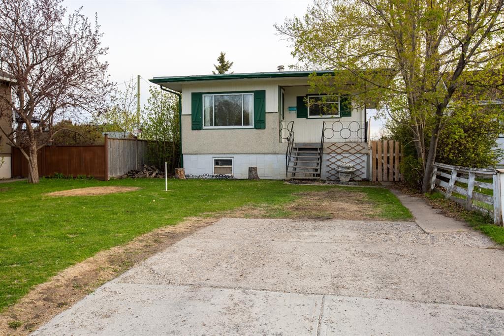 Main Photo: 43 34 Avenue SW in Calgary: Parkhill Detached for sale : MLS®# A1194082