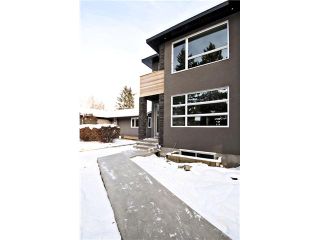 Photo 1: 2422 Bowness Road NW in CALGARY: West Hillhurst Residential Attached for sale (Calgary)  : MLS®# C3545963