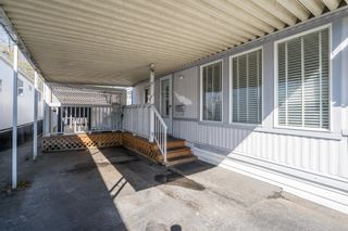 Photo 2: 38 8266 KING GEORGE Boulevard in Surrey: Bear Creek Green Timbers Manufactured Home for sale : MLS®# R2870165