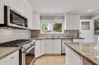 Photo 11: 3451 JERVIS Street in Port Coquitlam: Woodland Acres PQ House for sale : MLS®# R2573106