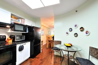 Photo 5: 303 6737 STATION HILL COURT in Burnaby: South Slope Condo for sale (Burnaby South)  : MLS®# R2077188
