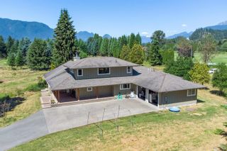 Photo 2: 19465 MCNEIL Road in Pitt Meadows: North Meadows PI House for sale : MLS®# R2710295