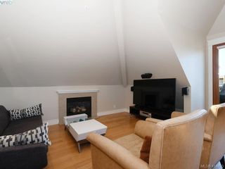 Photo 4: 2 2310 Wark St in VICTORIA: Vi Central Park Row/Townhouse for sale (Victoria)  : MLS®# 822852