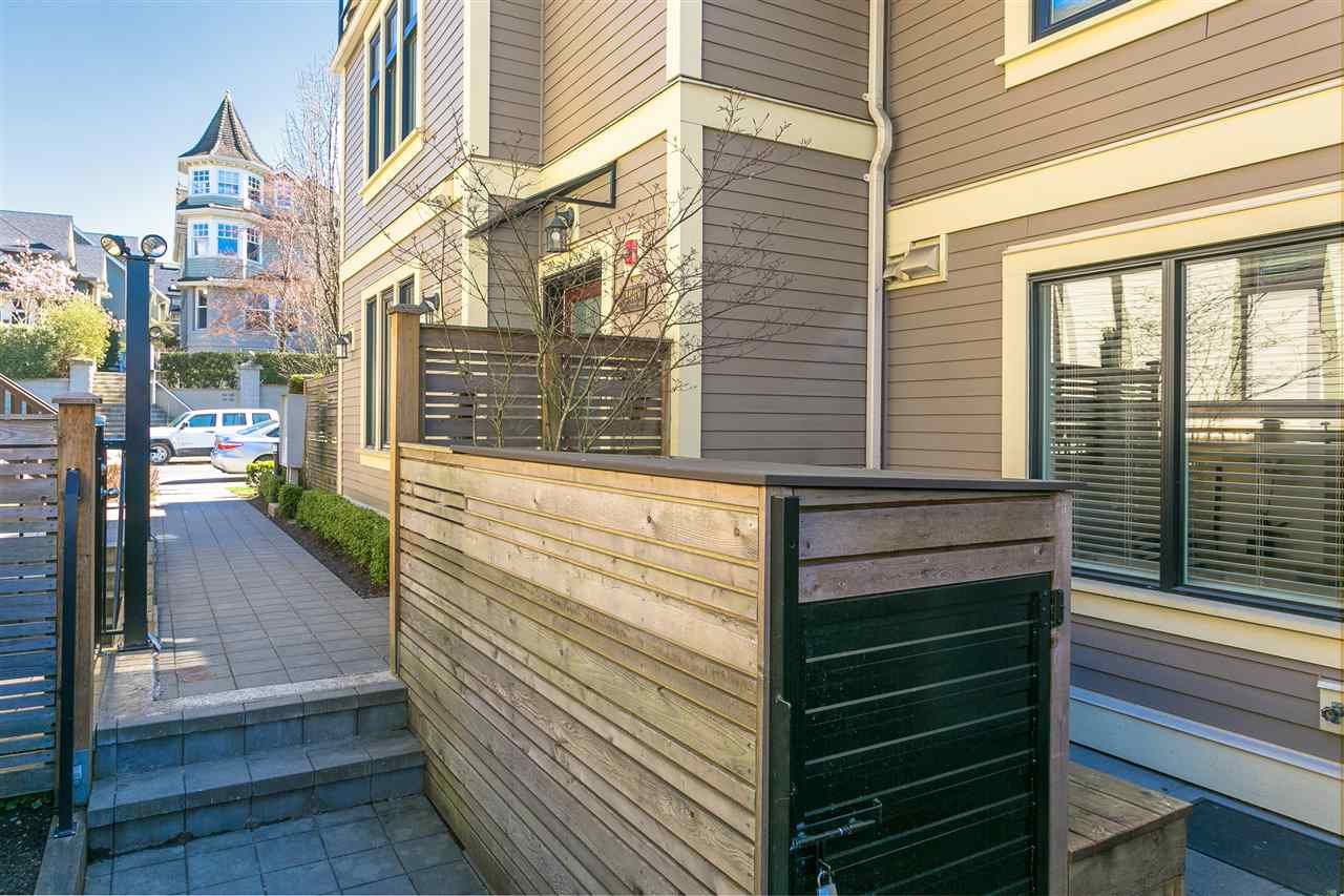 Photo 18: Photos: 1785 NAPIER Street in Vancouver: Grandview Woodland Townhouse for sale in "Robertson Place" (Vancouver East)  : MLS®# R2652174