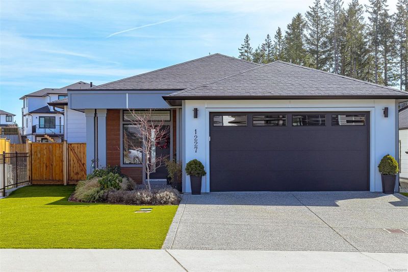 FEATURED LISTING: 1227 Centauri Dr Langford