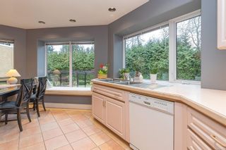 Photo 8: 2345 Queenswood Dr in Saanich: SE Queenswood House for sale (Saanich East)  : MLS®# 951364