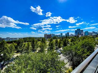 Main Photo: 402 930 Centre Avenue NE in Calgary: Bridgeland/Riverside Apartment for sale : MLS®# A1243490