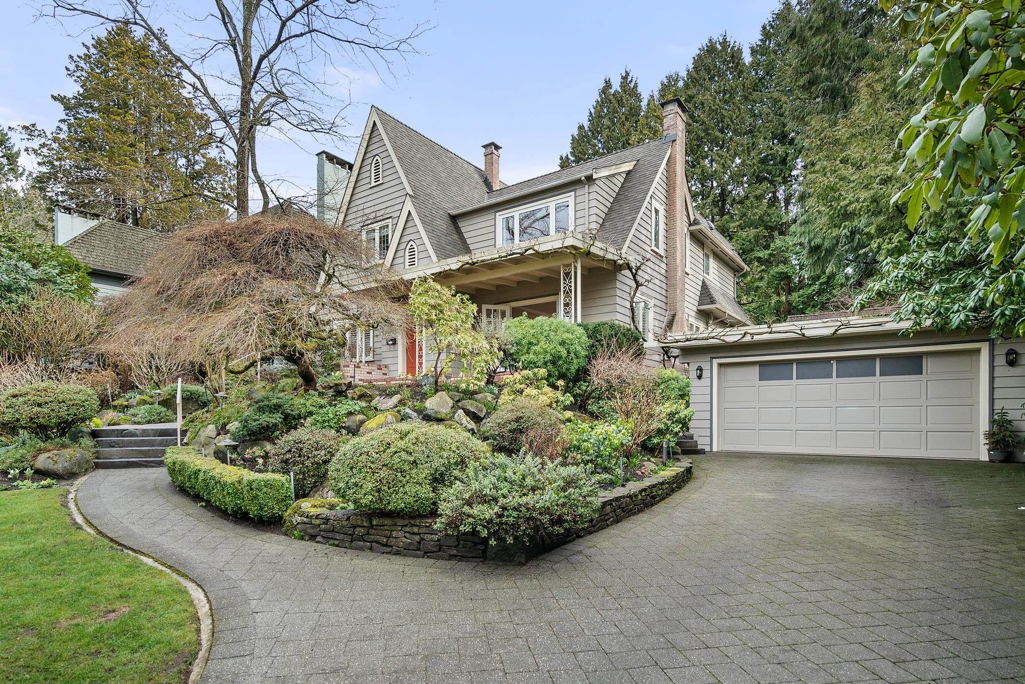 Main Photo: 6124 MACKENZIE Street in Vancouver: Kerrisdale House for sale (Vancouver West)  : MLS®# R2660550