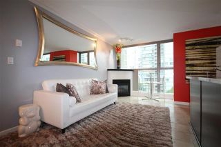 Photo 3: 801 928 RICHARDS Street in Vancouver: Yaletown Condo for sale in "The Savoy" (Vancouver West)  : MLS®# R2112146