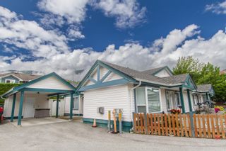 Photo 2: 9 1201 PEMBERTON Avenue in Squamish: Downtown SQ 1/2 Duplex for sale in "Eagle Grove" : MLS®# R2707906