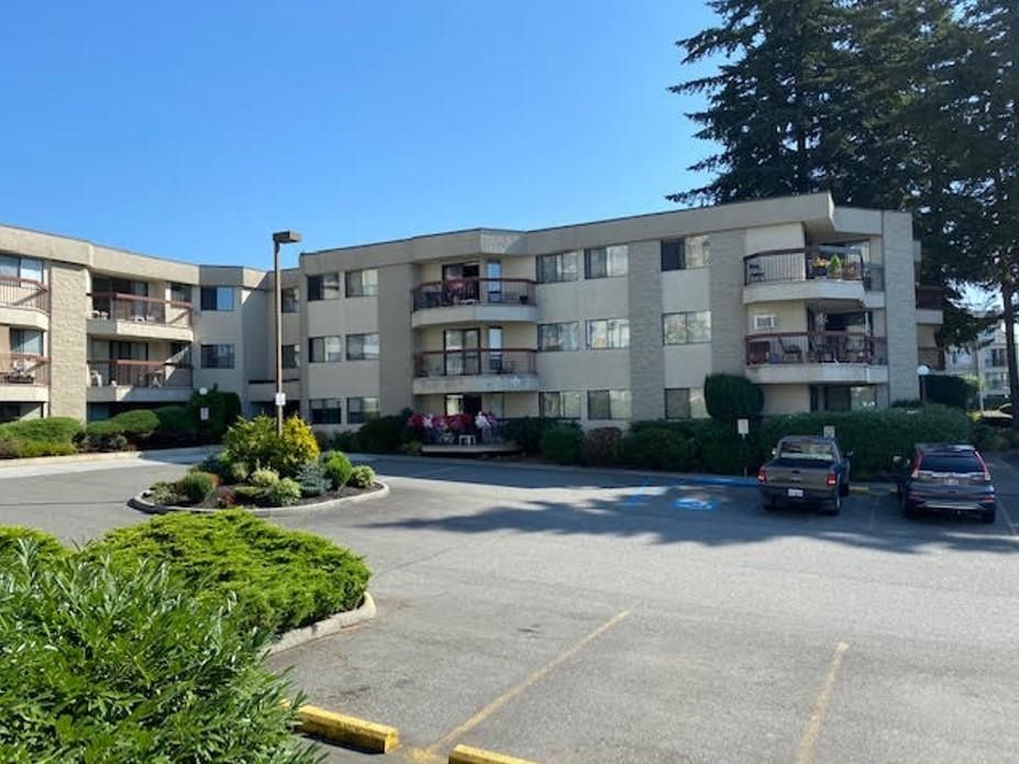 Main Photo: 129 31955 OLD YALE Road in Abbotsford: Abbotsford West Condo for sale in "Evergreen Village" : MLS®# R2721252