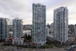 Photo 1: 701 193 AQUARIUS Mews in Vancouver: Yaletown Condo for sale (Vancouver West)  : MLS®# R2758259