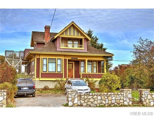Main Photo: 3805 Carey Rd in VICTORIA: SW Tillicum House for sale (Saanich West)  : MLS®# 745427