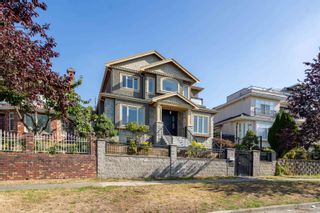 Photo 2: 1909 E 64TH Avenue in Vancouver: Fraserview VE House for sale (Vancouver East)  : MLS®# R2815433