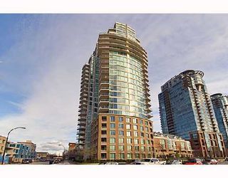 Photo 1: 506 120 MILROSS Avenue in Vancouver: Mount Pleasant VE Condo for sale in "BRIGHTON" (Vancouver East)  : MLS®# V772408