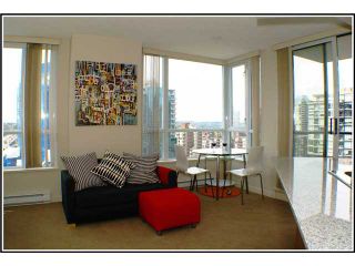 Photo 8: 1507 1212 HOWE Street in Vancouver: Downtown VW Condo for sale in "1212 HOWE" (Vancouver West)  : MLS®# V941105