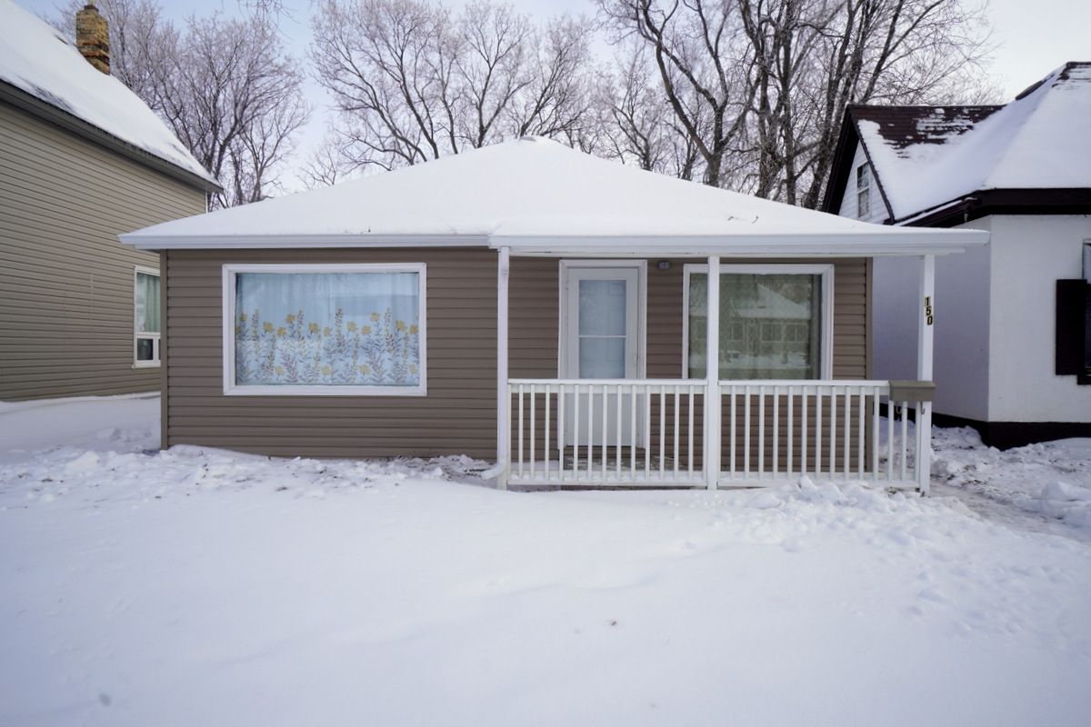 Main Photo: 150 2nd Street NW in Portage la Prairie: House for sale : MLS®# 202300477