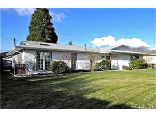 Main Photo:  in VICTORIA: La Glen Lake House for sale (Langford)  : MLS®# 399421