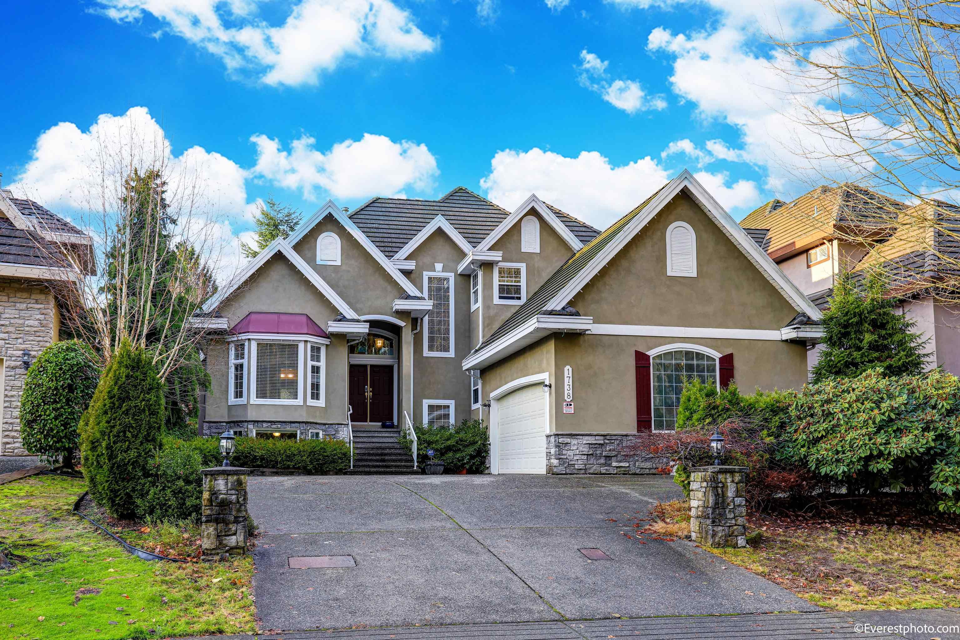 Main Photo: 1738 HAMPTON DRIVE in : Westwood Plateau Home for sale : MLS®# R2637569
