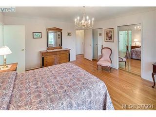Photo 15: 2025 Lansdowne Rd in VICTORIA: OB Henderson House for sale (Oak Bay)  : MLS®# 759045