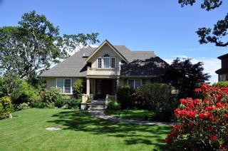 Main Photo: 3295 Norfolk Rd in Oak Bay: OB Uplands Single Family Residence for sale : MLS®# 964706