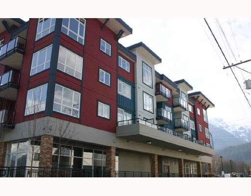 Main Photo: 409 40437 TANTALUS Road in Squamish: Garibaldi Estates Condo for sale : MLS®# V676927
