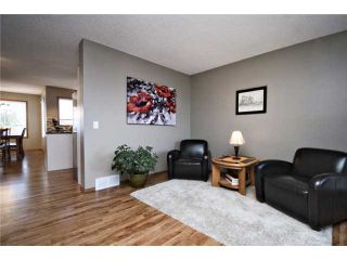 Photo 2: 16 WILLOWBROOK Bay NW: Airdrie Residential Detached Single Family for sale : MLS®# C3543970