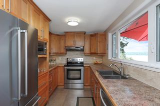 Photo 5: 5063 Seaview Dr in Bowser: PQ Bowser/Deep Bay House for sale (Parksville/Qualicum)  : MLS®# 909732
