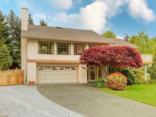 Main Photo: 8597 Kingcome Cres in North Saanich: NS Dean Park House for sale : MLS®# 903054