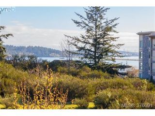 Photo 2: 208 3234 Holgate Lane in VICTORIA: Co Lagoon Condo for sale (Colwood)  : MLS®# 754984