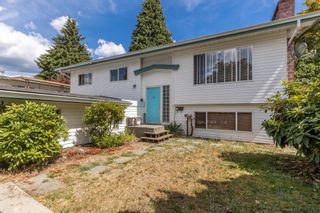 Photo 3: 7524 BLOTT Street in Mission: Mission BC House for sale : MLS®# R2805251