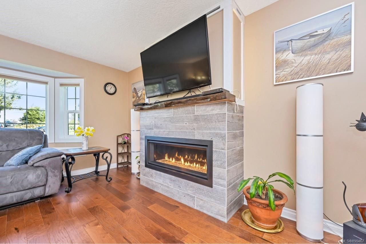 Photo 13: Photos: 2641 Ernhill Dr in Langford: La Walfred House for sale : MLS®# 890467