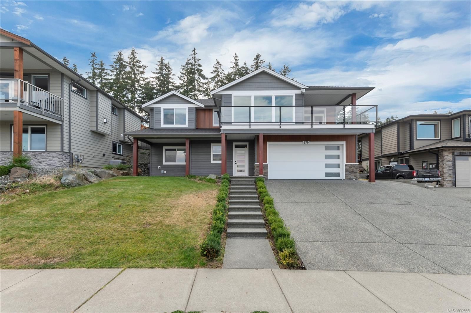 Main Photo: 879 Timberline Dr in Campbell River: CR Campbell River Central House for sale : MLS®# 932555