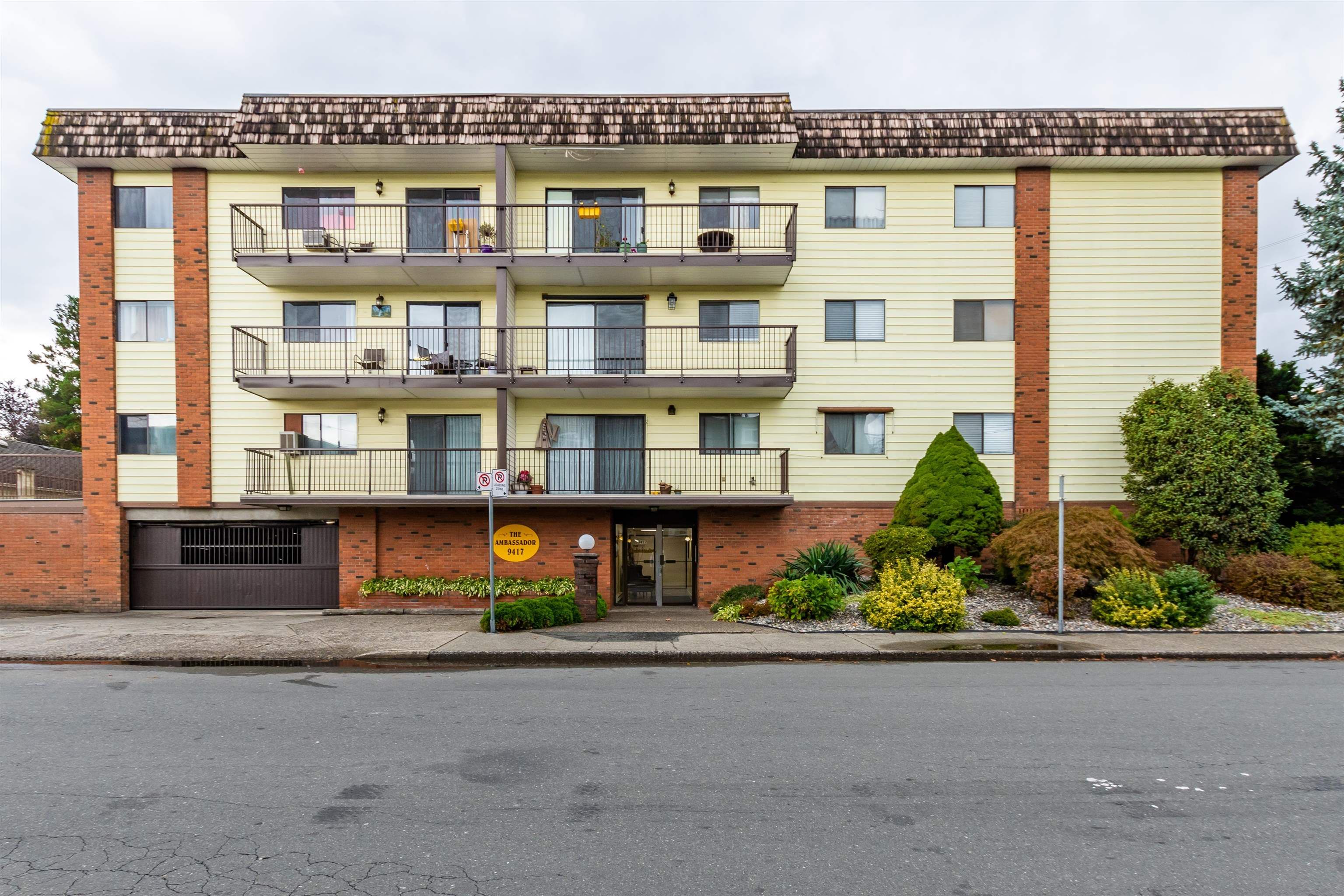 Main Photo: 106 9417 NOWELL Street in Chilliwack: Chilliwack Downtown Condo for sale : MLS®# R2734604