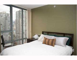 Photo 8: 2304 950 CAMBIE Street in Vancouver: Downtown VW Condo for sale in "LANDMARK PACIFIC" (Vancouver West)  : MLS®# V799371