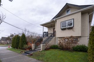 Photo 1: 2601 TURNER Street in Vancouver: Renfrew VE House for sale (Vancouver East)  : MLS®# R2440784