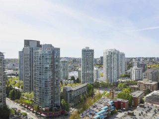 Photo 8: 2306 977 MAINLAND Street in Vancouver: Yaletown Condo for sale in "YALETOWN PARK 3" (Vancouver West)  : MLS®# R2367819
