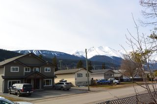 Photo 2: 3952 1ST Avenue in Smithers: Smithers - Town House for sale (Smithers And Area (Zone 54))  : MLS®# R2669875