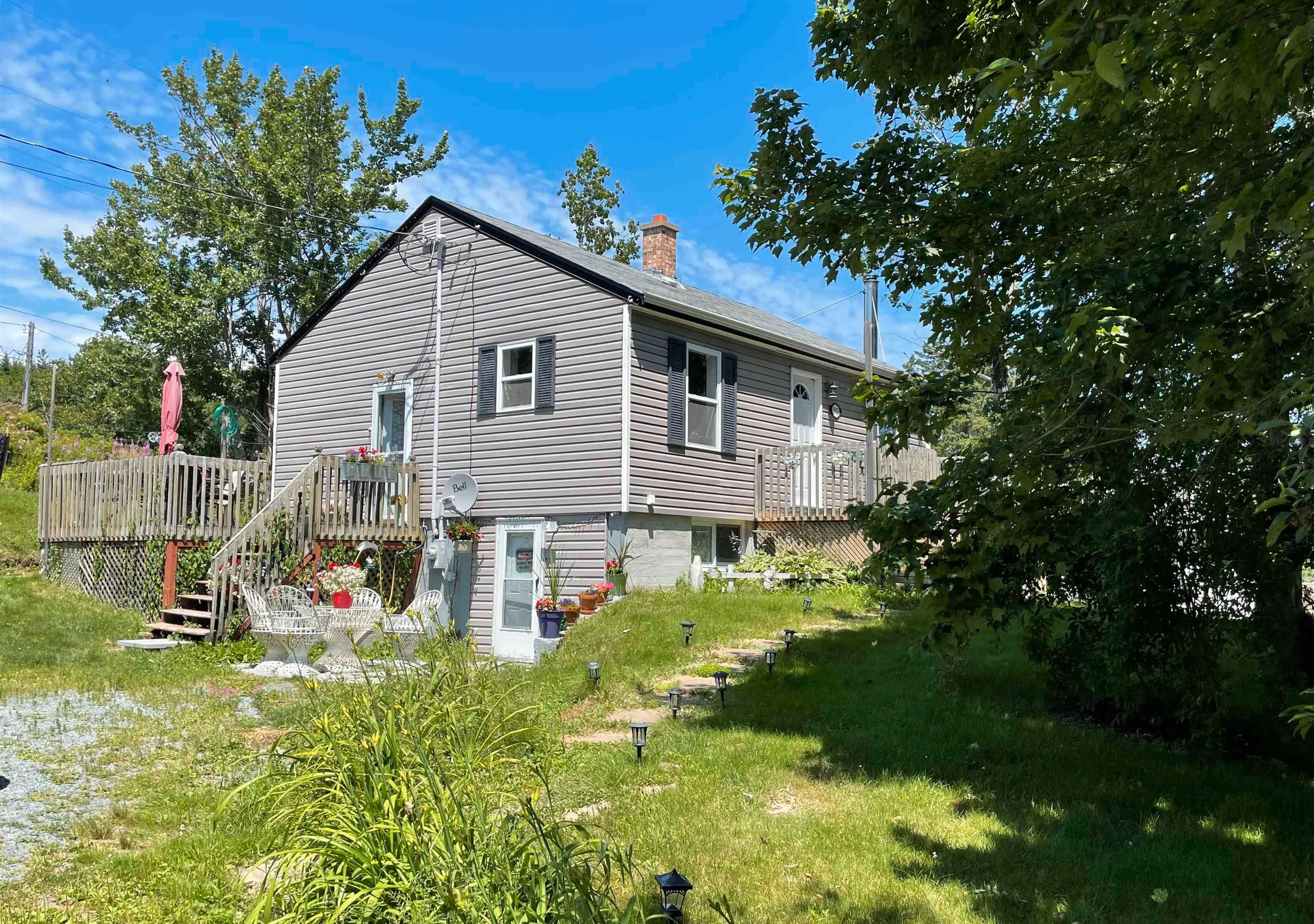 Main Photo: 5835 Highway 7 in Head Of Chezzetcook: 31-Lawrencetown, Lake Echo, Port Residential for sale (Halifax-Dartmouth)  : MLS®# 202217947