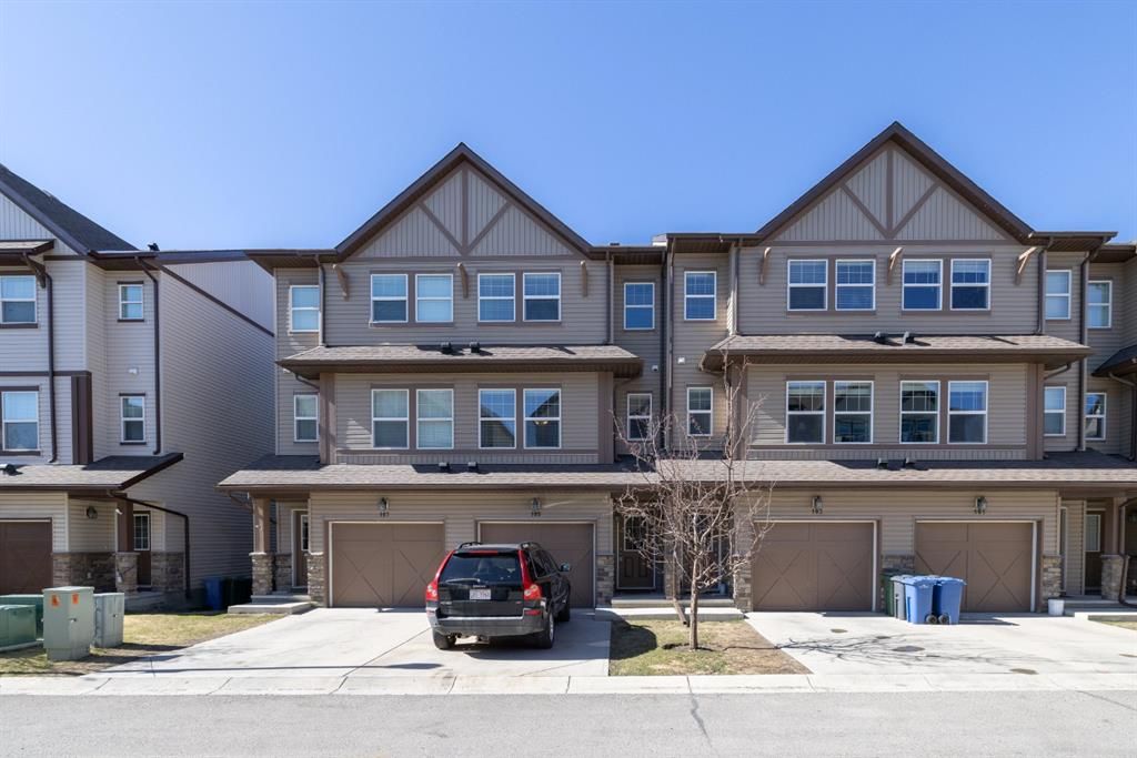Main Photo: 105 28 Heritage Drive: Cochrane Row/Townhouse for sale : MLS®# A1217161