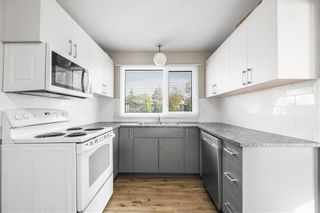 Photo 9: 9 Veronica Bay in Winnipeg: West Kildonan Residential for sale (4D)  : MLS®# 202325540