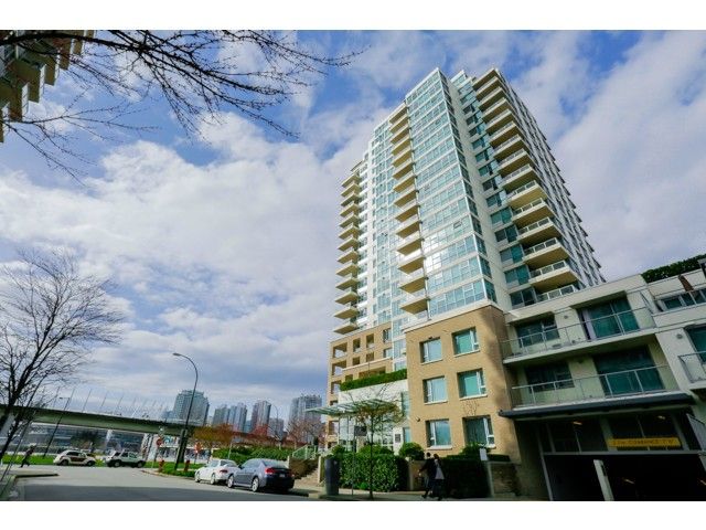 Main Photo: 212 125 Milross Ave in Vancouver: Mount Pleasant VE Condo for sale (Vancouver East)  : MLS®# v1111580