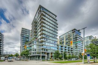 Main Photo: 465 108 W 1ST Avenue in Vancouver: False Creek Condo for sale in "Wall Centre - False Creek" (Vancouver West)  : MLS®# R2891120