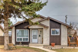 Main Photo: 5706 45 Avenue: Lacombe Detached for sale : MLS®# A2126262