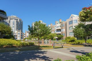 Photo 13: 412 1150 QUAYSIDE DRIVE in New Westminster: Quay Condo for sale : MLS®# R2202001