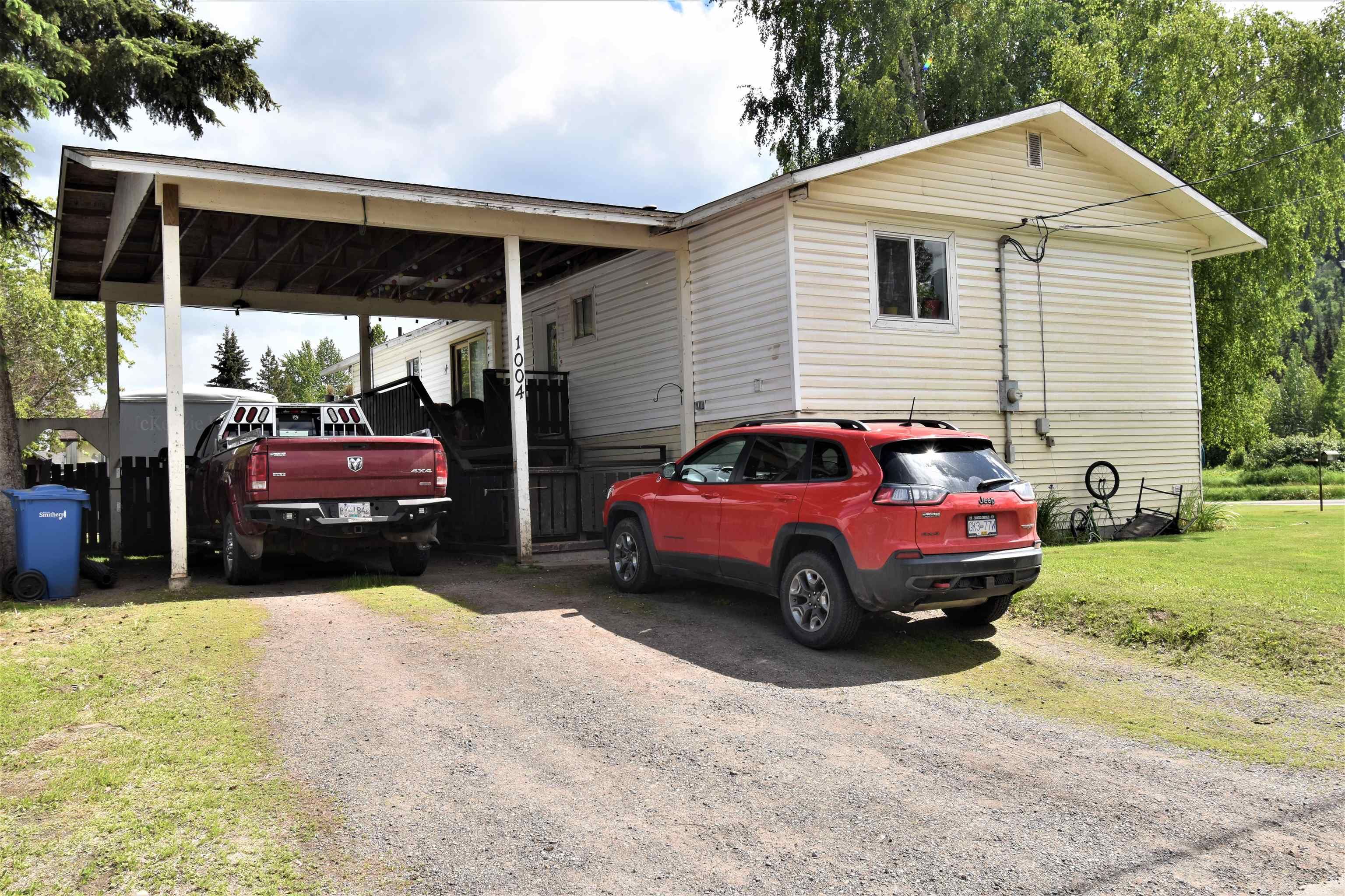 Main Photo: 1004 TORONTO Street in Smithers: Smithers - Town Manufactured Home for sale (Smithers And Area)  : MLS®# R2702111