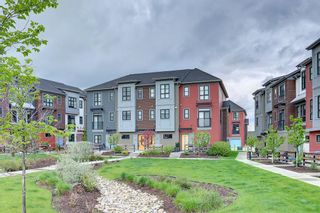 Photo 3: 80 Walden Path SE in Calgary: Walden Row/Townhouse for sale : MLS®# A1227711